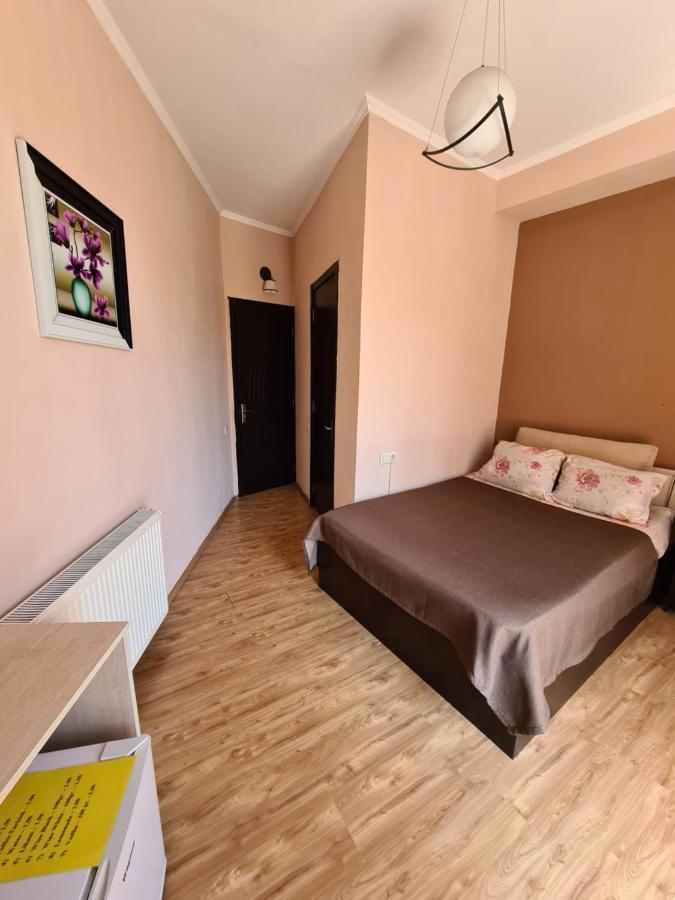 Shatell Tbilisi Luaran gambar